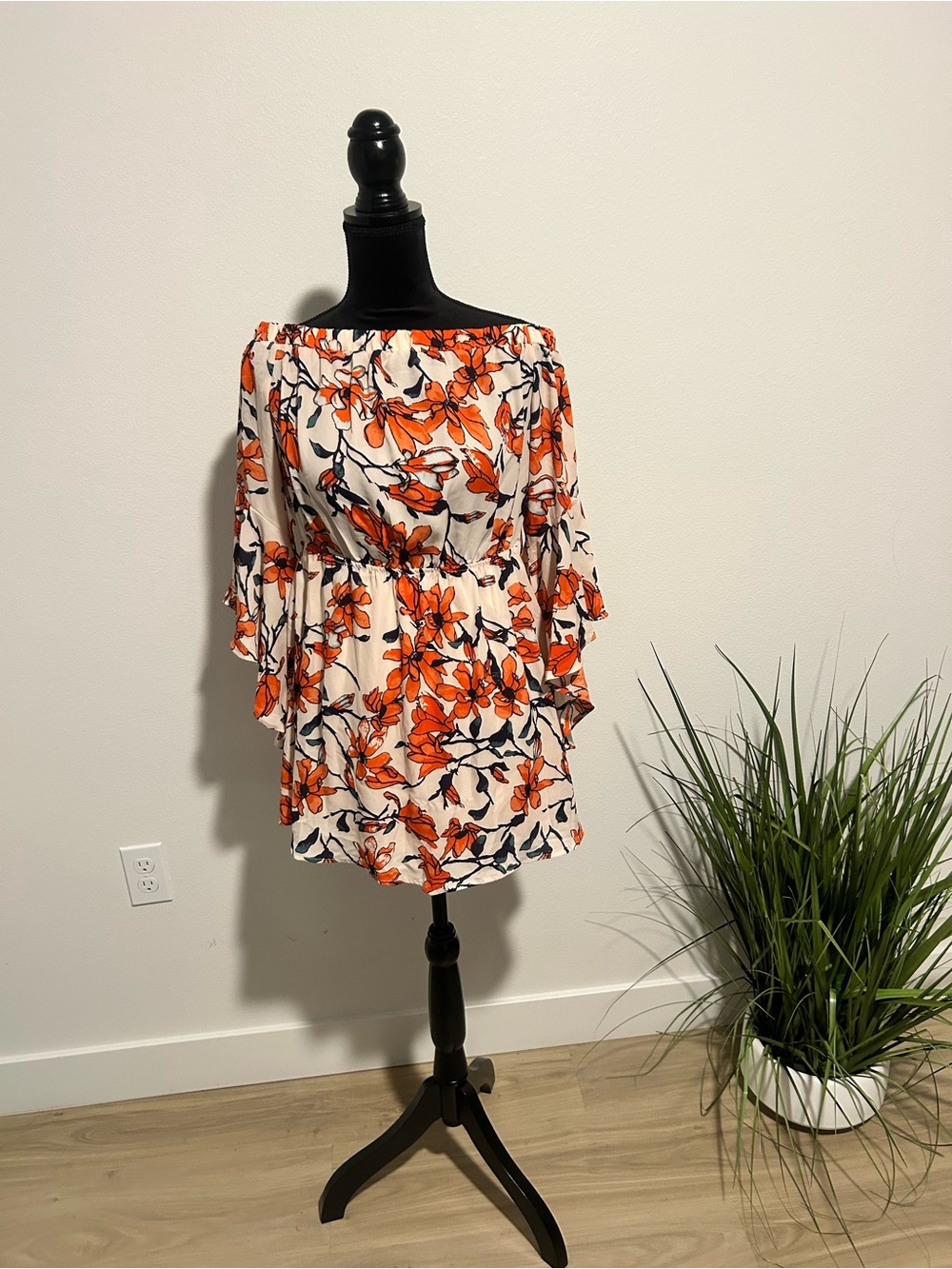 essue Off-Shoulder Floral Tunic in Orange and White